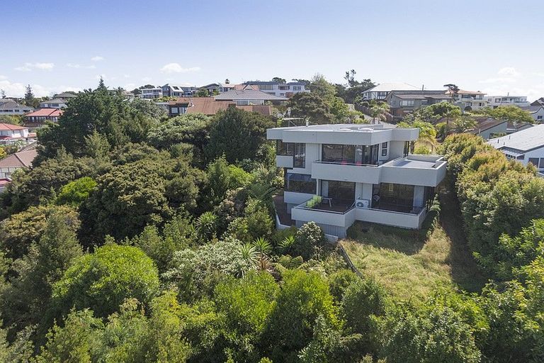 Photo of property in 42 Onetaunga Road, Chatswood, Auckland, 0626