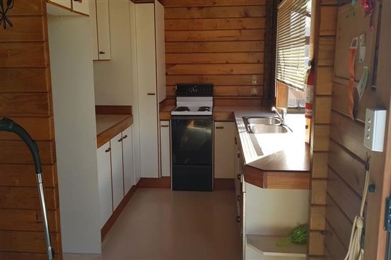 Photo of property in 78 Rhinevale Close, Henderson, Auckland, 0612