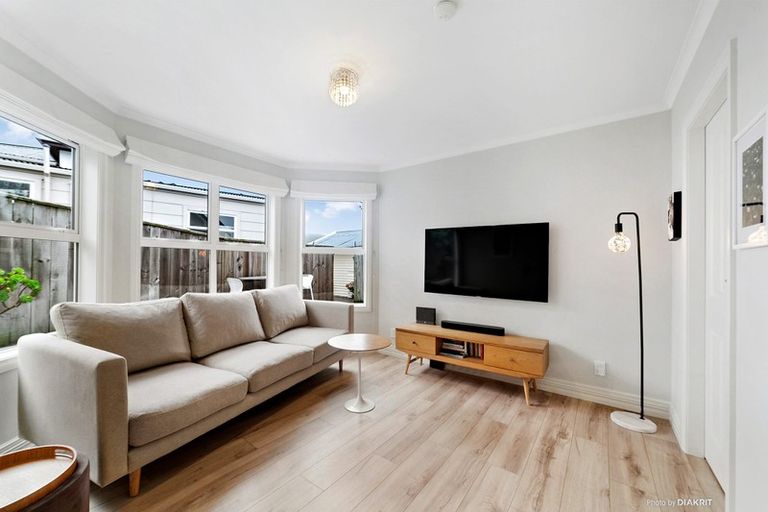 Photo of property in 9a Seine Street, Island Bay, Wellington, 6023