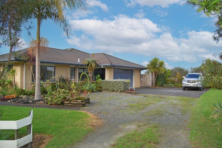 Photo of property in 91 Whaka Street, Maungaturoto, 0520