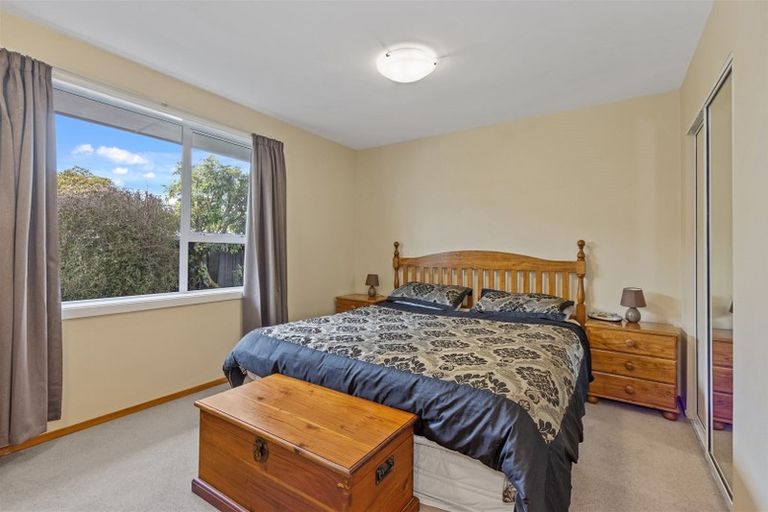 Photo of property in 13 Ron Place, Bishopdale, Christchurch, 8051