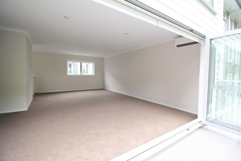 Photo of property in 15/13 Kaihu Street, Northcote, Auckland, 0627