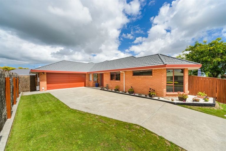 Photo of property in 21 Parnell Heights Drive, Kelvin Grove, Palmerston North, 4414