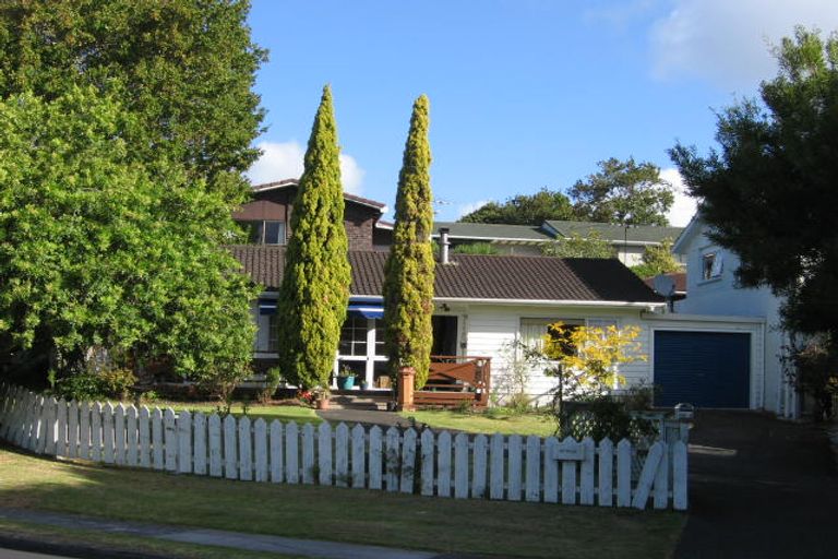 Photo of property in 1/232 Beach Road, Campbells Bay, Auckland, 0630