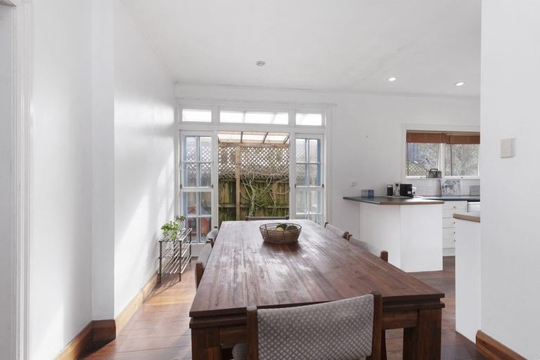 Photo of property in 1/8 Merani Street, Narrow Neck, Auckland, 0622