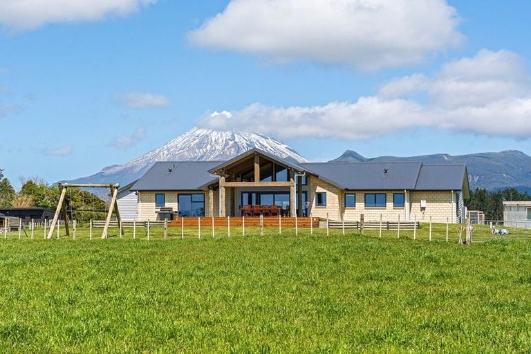 Photo of property in 1270 Mangorei Road, Mangorei, New Plymouth, 4371