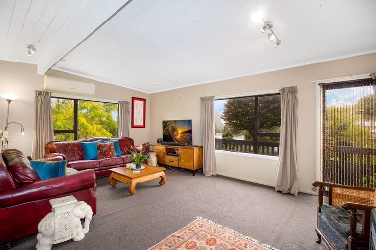 Photo of property in 2 Hugh Avenue, Hamurana, Rotorua, 3097