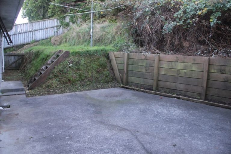 Photo of property in 23 Dominica Crescent, Grenada Village, Wellington, 6037