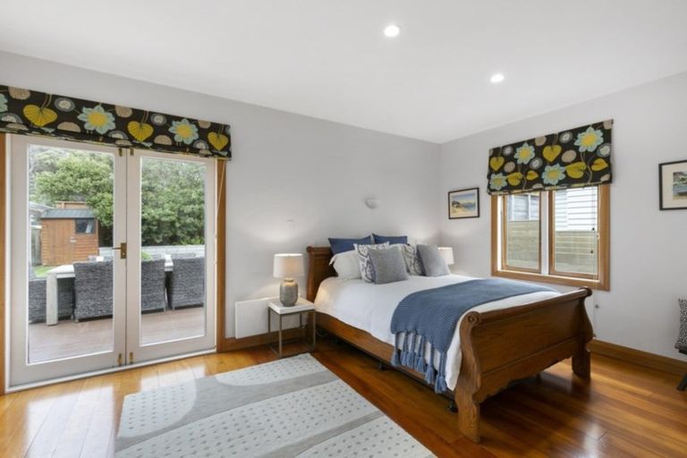 Photo of property in 18 Burnham Street, Seatoun, Wellington, 6022