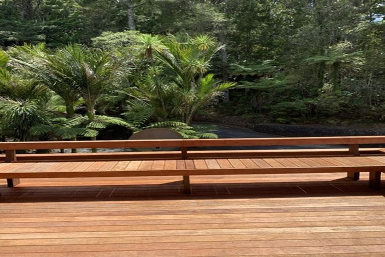 Photo of property in 44 Island Bay Road, Beach Haven, Auckland, 0626