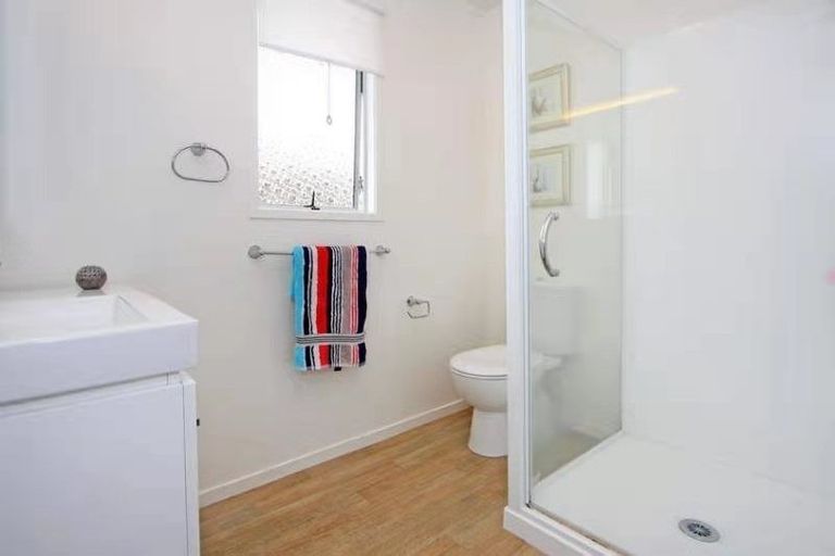 Photo of property in 20 Tomintoul Place, Highland Park, Auckland, 2010