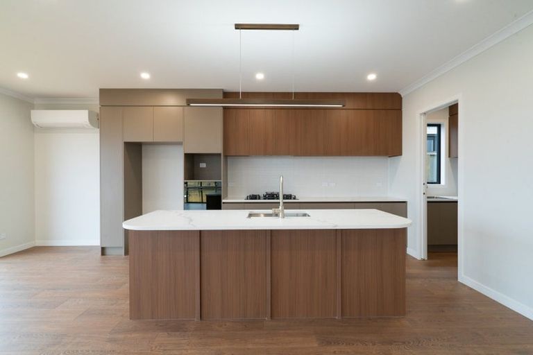 Photo of property in 57 Michael Bosher Way, Flat Bush, Auckland, 2019