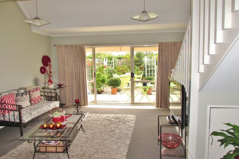 Photo of property in Holdsworth Villas, 2/2 William Donald Drive, Solway, Masterton, 5810
