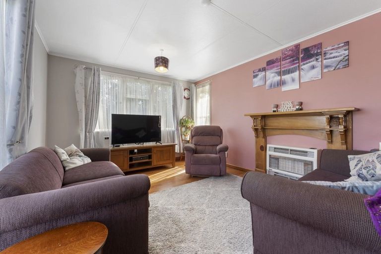 Photo of property in 19 Charwell Place, Highbury, Palmerston North, 4412