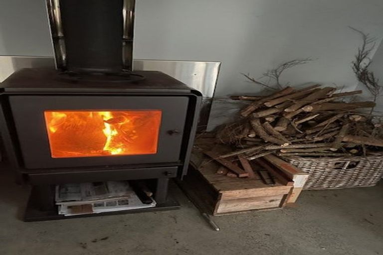 Photo of property in 6a Manukau Road, Raglan, 3225