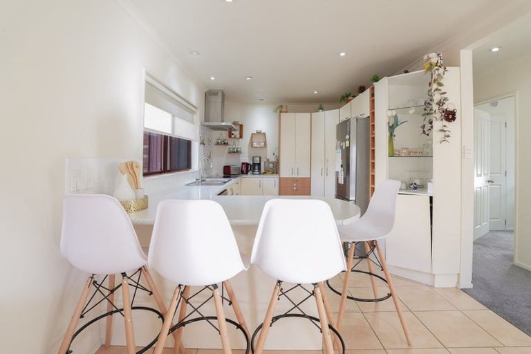 Photo of property in 66d Waimumu Road, Massey, Auckland, 0614