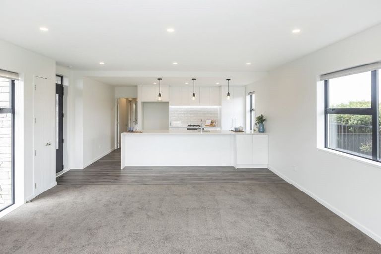 Photo of property in 21 Loch Tanna Way, Broomfield, Christchurch, 8042