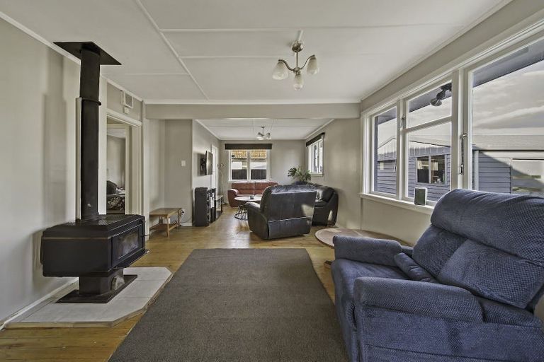 Photo of property in 6 Carisbrooke Street, Aranui, Christchurch, 8061