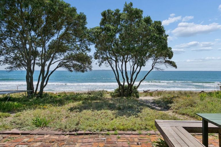 Photo of property in 135 Karewa Parade, Papamoa Beach, Papamoa, 3118