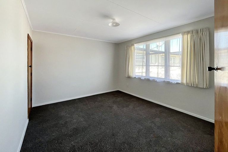 Photo of property in 18 Douglas Street, West End, Palmerston North, 4412