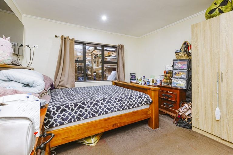 Photo of property in 73 Blake Road, Mangere East, Auckland, 2024