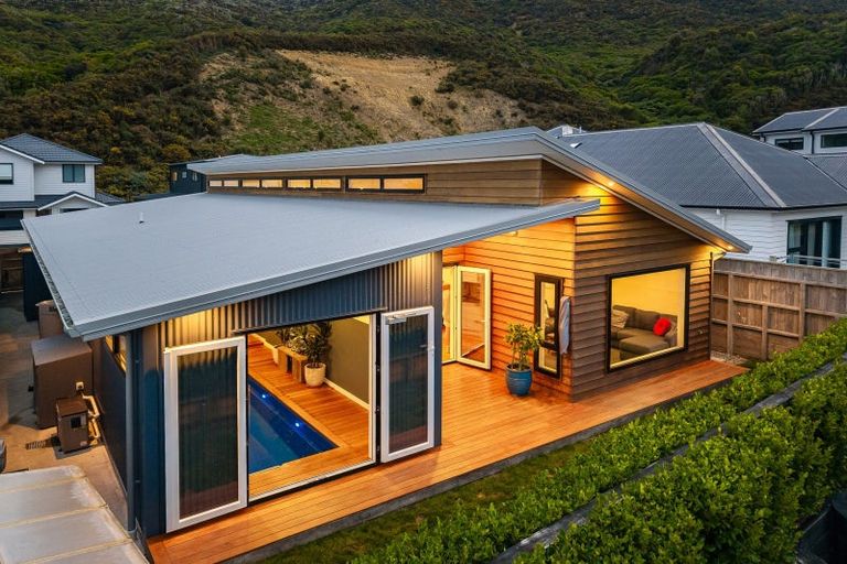 Photo of property in 3 Ramarama Lane, Crofton Downs, Wellington, 6035