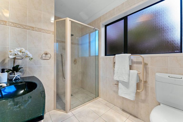 Photo of property in 13 Tanah Merah Drive, Papakura, 2110