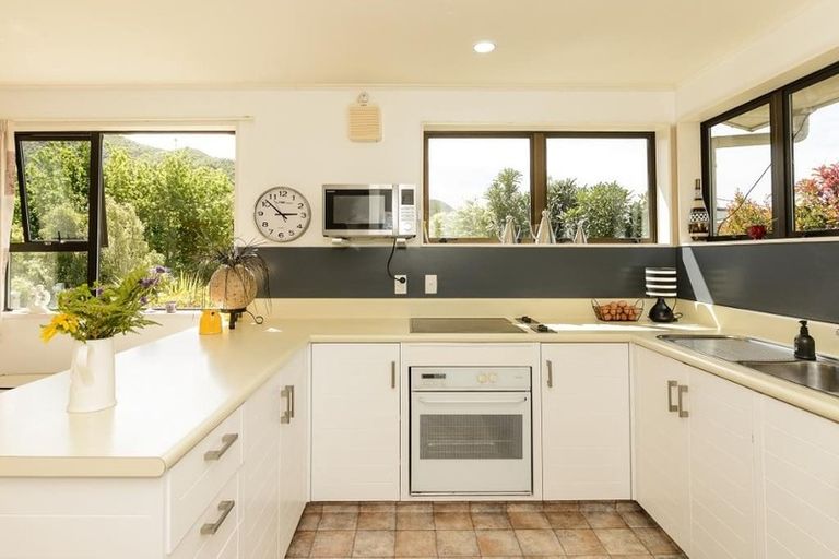 Photo of property in 243a Waikawa Road, Waikawa, Picton, 7220