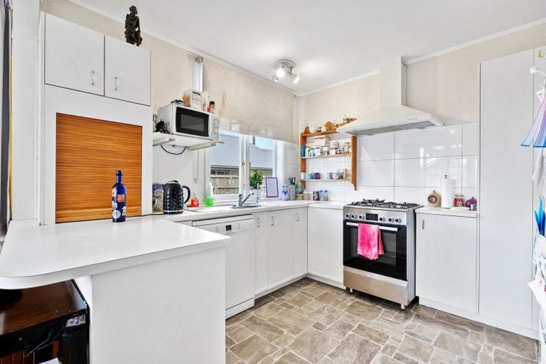 Photo of property in 14 Donald Street, Regent, Whangarei, 0112