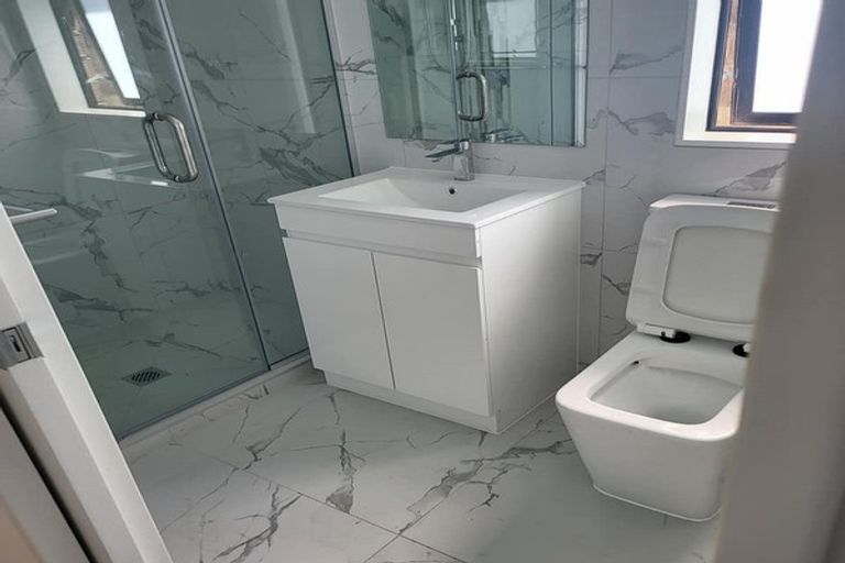 Photo of property in 3c Woodside Road, Massey, Auckland, 0614