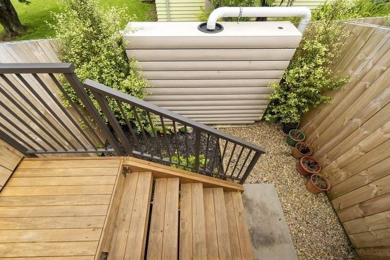 Photo of property in 6/2 Brandon Road, Glen Eden, Auckland, 0602