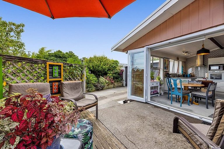 Photo of property in 26 High Street East, Waitara, 4320