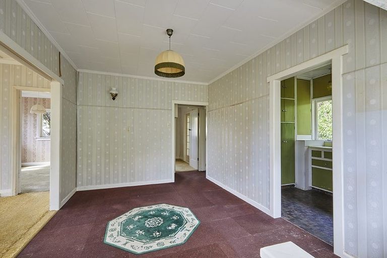 Photo of property in 37 Kopiko Road, Titirangi, Auckland, 0604