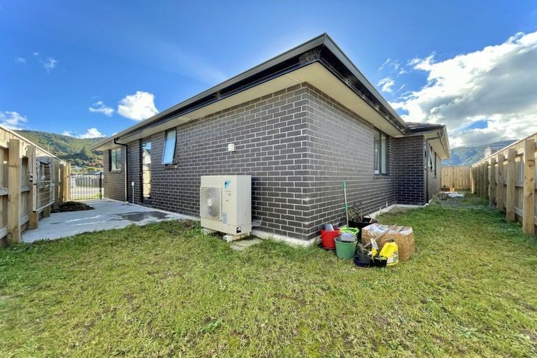 Photo of property in 19 Te Ara O Toroa, Wainuiomata, Lower Hutt, 5014