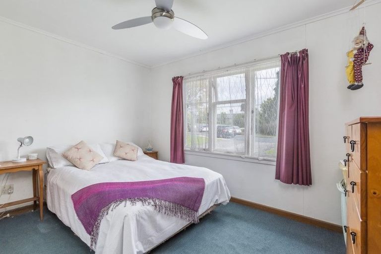 Photo of property in 6 Aotea Road, Glen Eden, Auckland, 0602