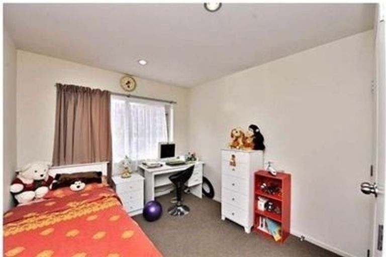 Photo of property in 79a Awaroa Road, Sunnyvale, Auckland, 0612