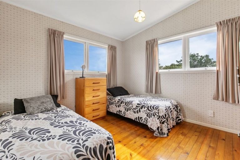 Photo of property in 39 Cliff Road, Torbay, Auckland, 0630
