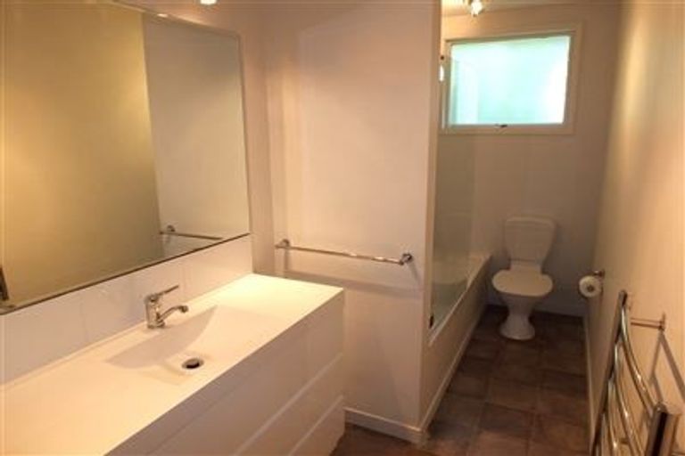 Photo of property in 2/332 Hills Road, Mairehau, Christchurch, 8013