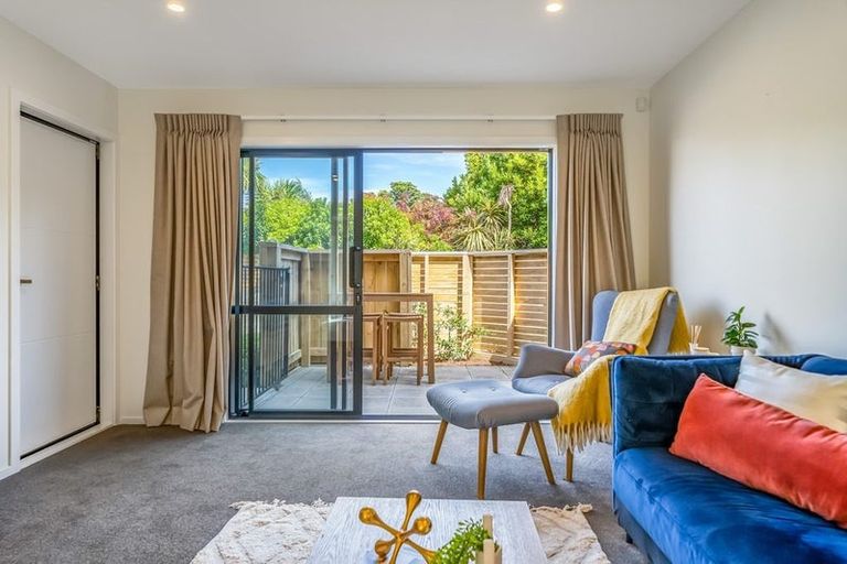 Photo of property in 16 Okoutu Lane, Moera, Lower Hutt, 5010