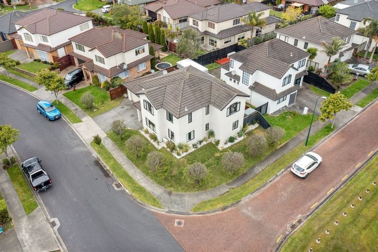 Photo of property in 27 Coachman Drive, Flat Bush, Auckland, 2016