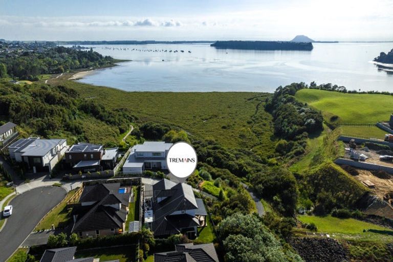 Photo of property in 30 Lakeside Terrace, Omokoroa, 3114