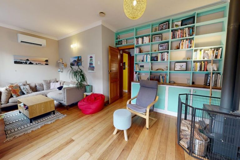 Photo of property in 11 Happy Valley Road, Owhiro Bay, Wellington, 6023