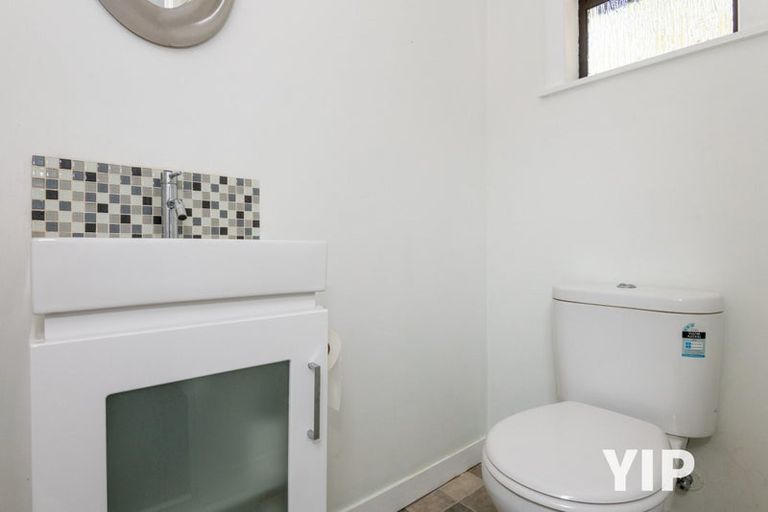 Photo of property in 51 Poto Road, Normandale, Lower Hutt, 5010