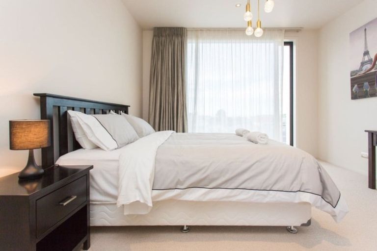 Photo of property in 197a Devon Street West, New Plymouth, 4310