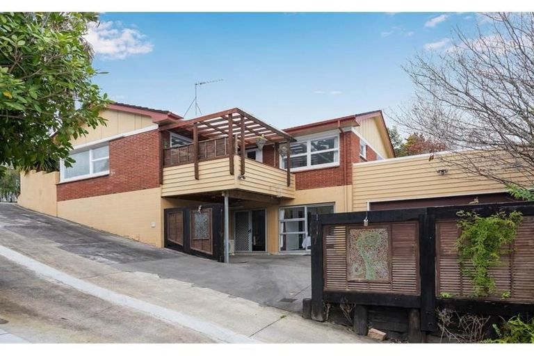 Photo of property in 29 Bert Wilson Place, Cockle Bay, Auckland, 2014