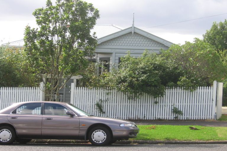 Photo of property in 26 Abbotsford Terrace, Devonport, Auckland, 0624