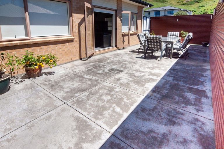 Photo of property in 43 Erlestoke Crescent, Churton Park, Wellington, 6037