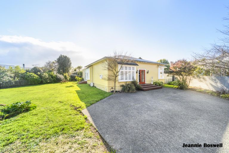 Photo of property in 122 Linton Street, West End, Palmerston North, 4410