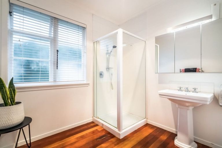 Photo of property in 1/15 Rodney Road, Northcote Point, Auckland, 0627