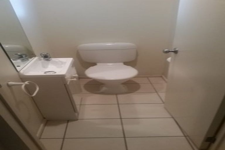 Photo of property in 12/3 Orwell Road, Greenhithe, Auckland, 0632